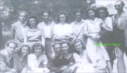 Grup de absolventi din Braila, circa 1942-1943